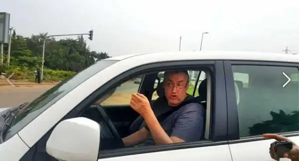 What a foreigner allegedly did today after breaking traffic rules in Abuja (pics)